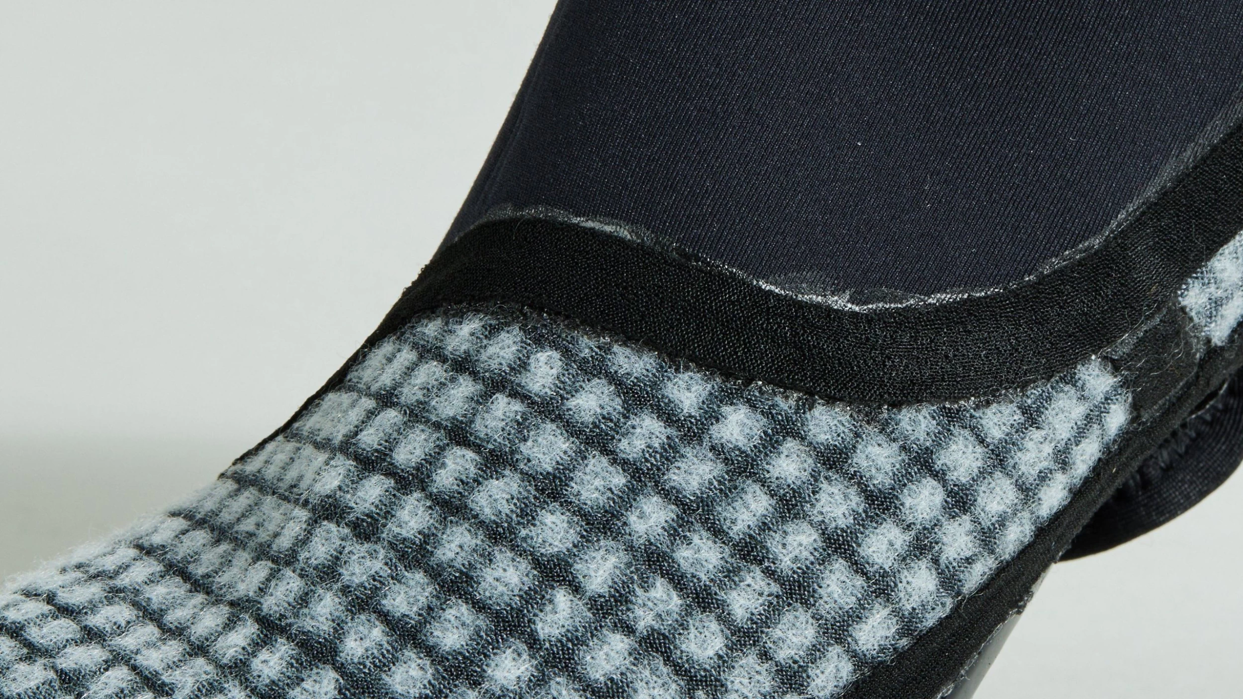 Specialized Neoprene Men's Shoe Covers - Black - Image 2